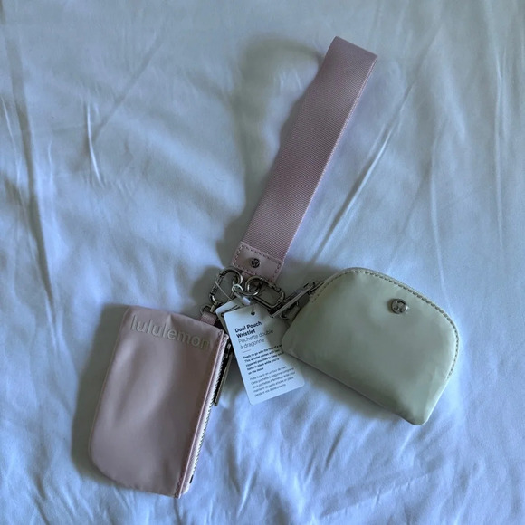 58🆕🩷 LAST ONE Lululemon Dual Pouch Wristlet - Flush Pink / Bone - Picture 1 of 7